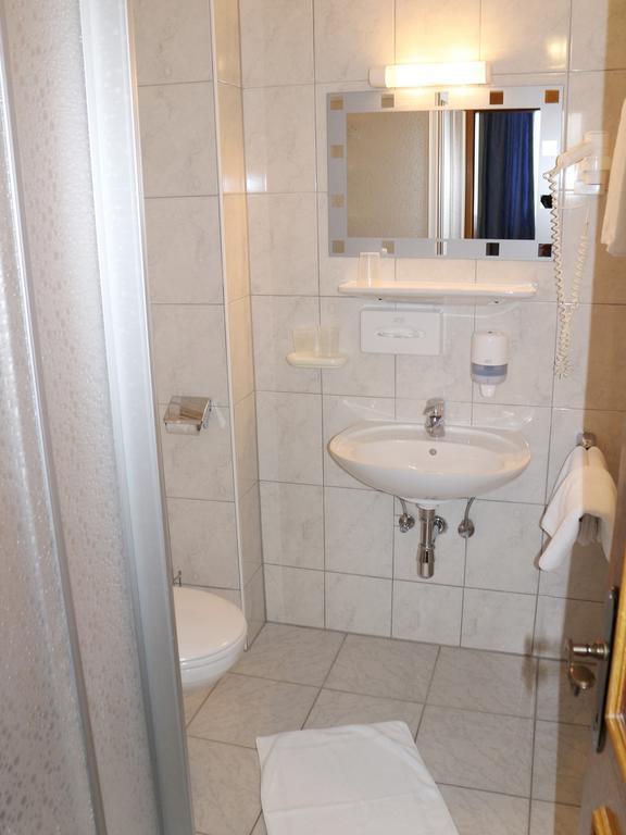 Hotel Gasthof Kasino 빌라흐 객실 사진