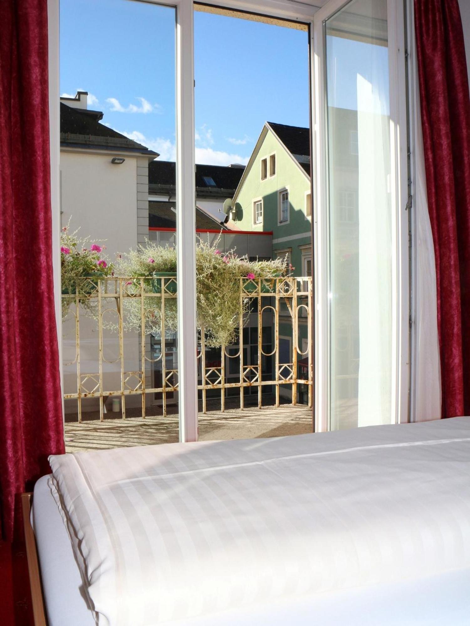 Hotel Gasthof Kasino 빌라흐 외부 사진