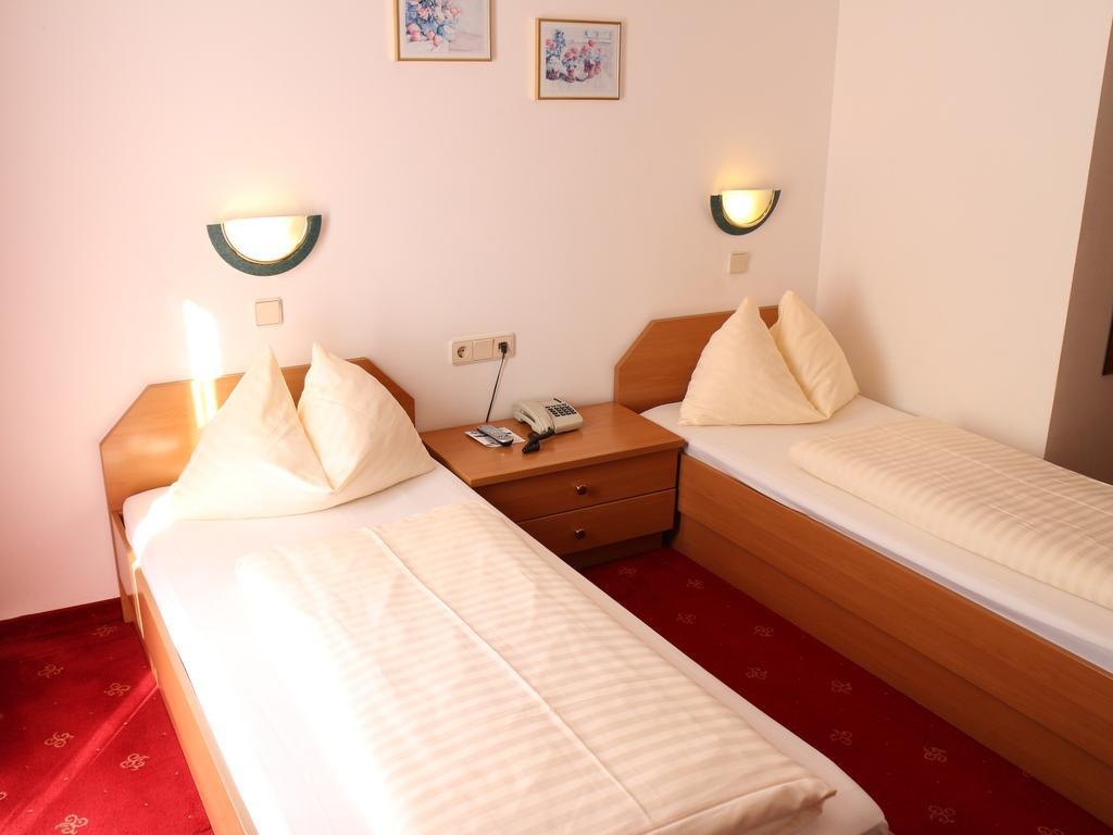 Hotel Gasthof Kasino 빌라흐 객실 사진